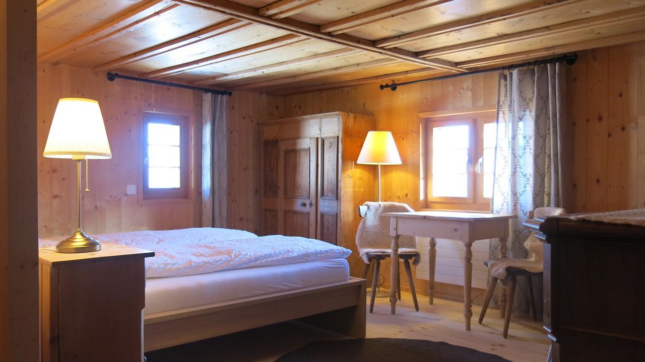 Hôtel Berghaus Obergmeind à Tschappina Extérieur photo